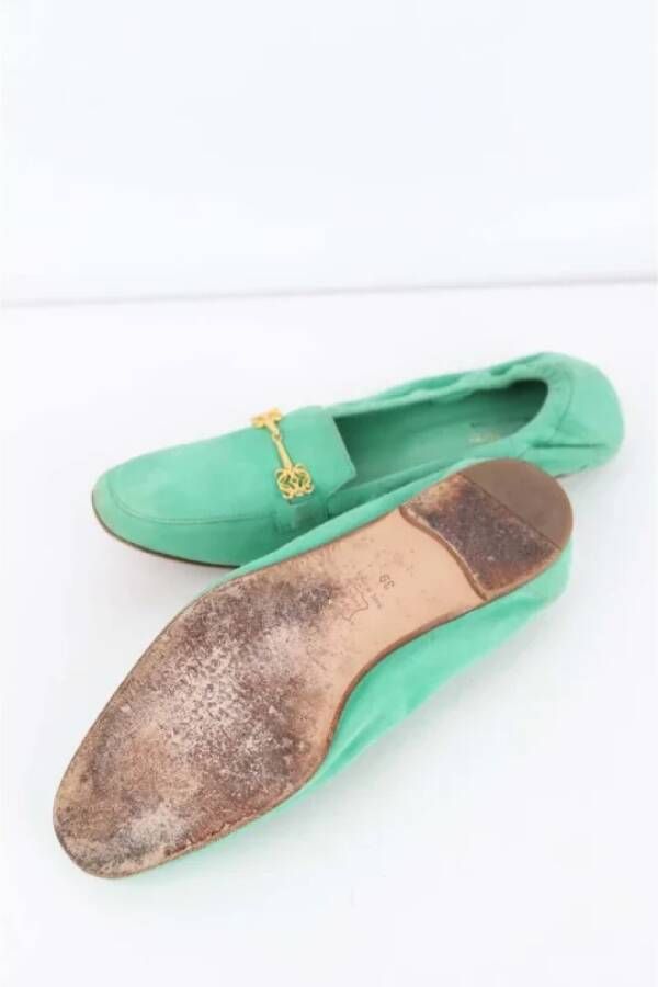 Loewe Pre-owned Leather flats Green Dames