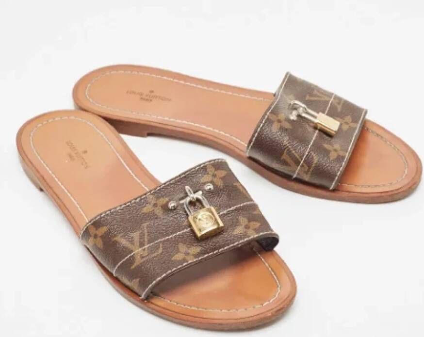 Louis Vuitton Vintage Pre-owned Canvas sandals Brown Dames