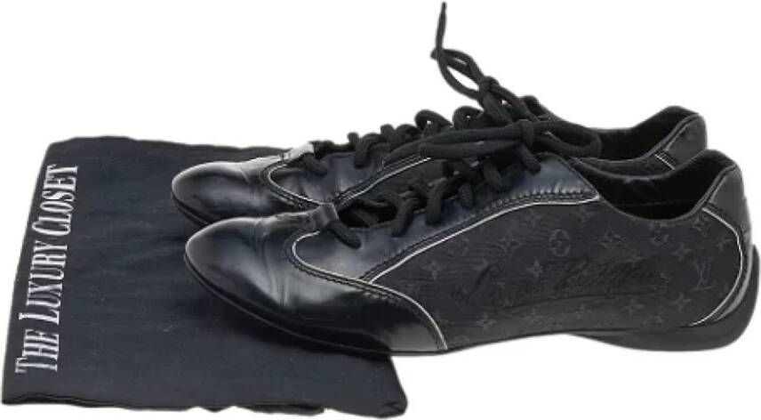 Louis Vuitton Vintage Pre-owned Canvas sneakers Black Dames