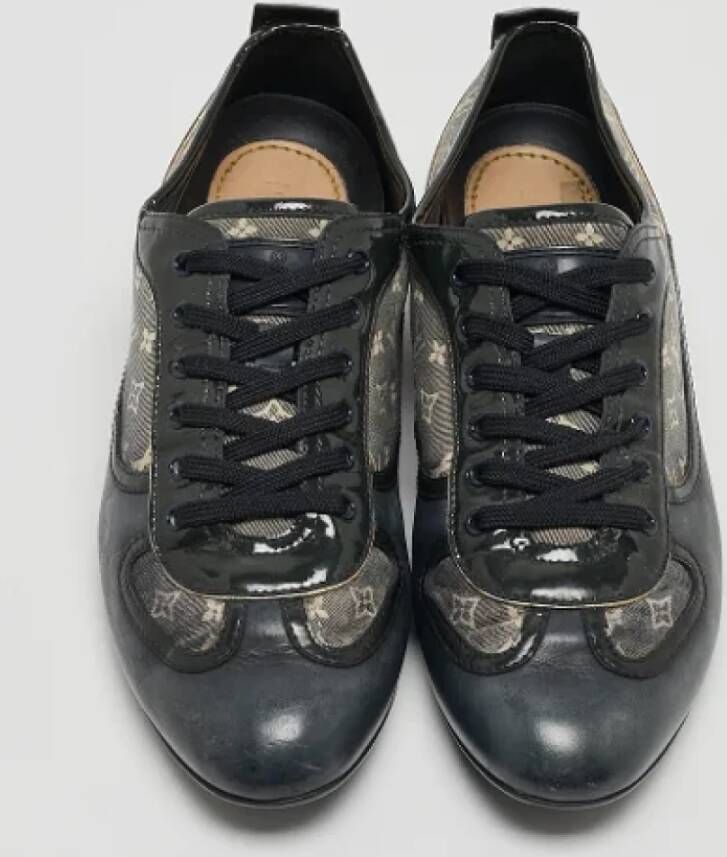 Louis Vuitton Vintage Pre-owned Canvas sneakers Blue Dames
