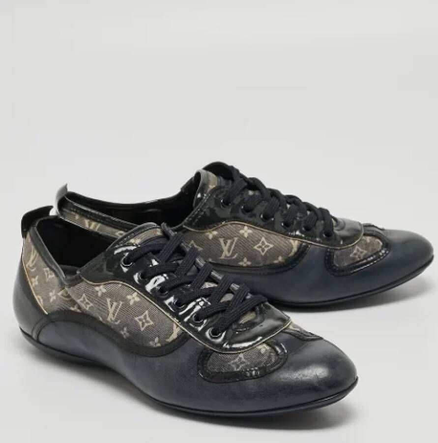 Louis Vuitton Vintage Pre-owned Canvas sneakers Blue Dames