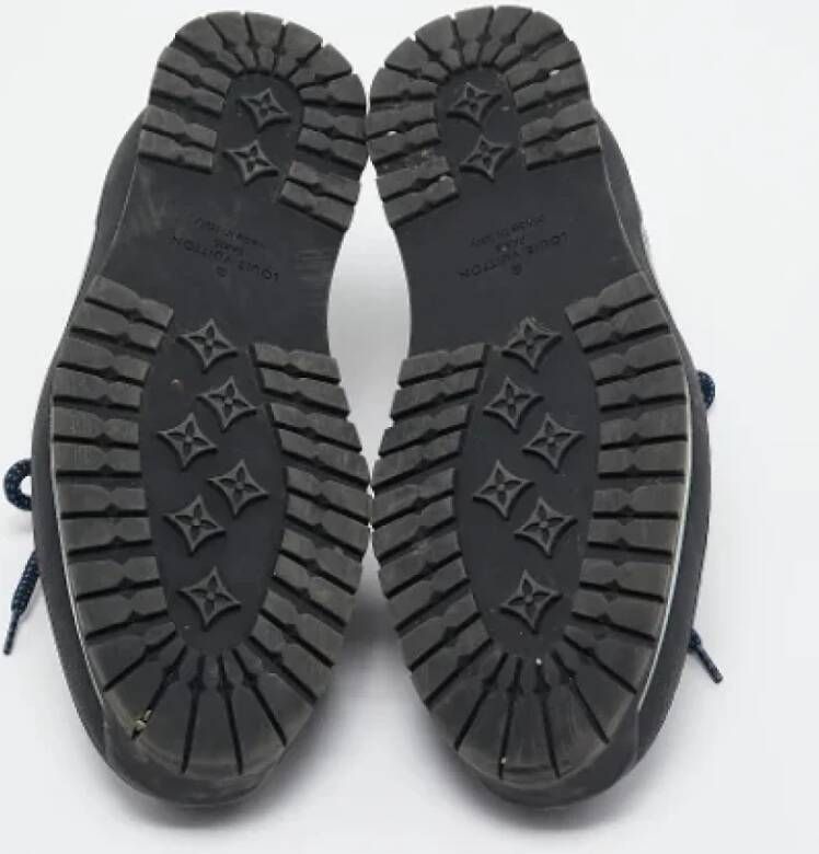 Louis Vuitton Vintage Pre-owned Canvas sneakers Blue Heren
