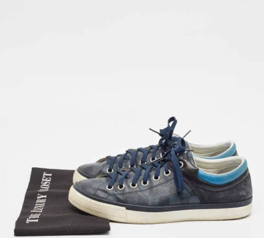 Louis Vuitton Vintage Pre-owned Canvas sneakers Blue Heren