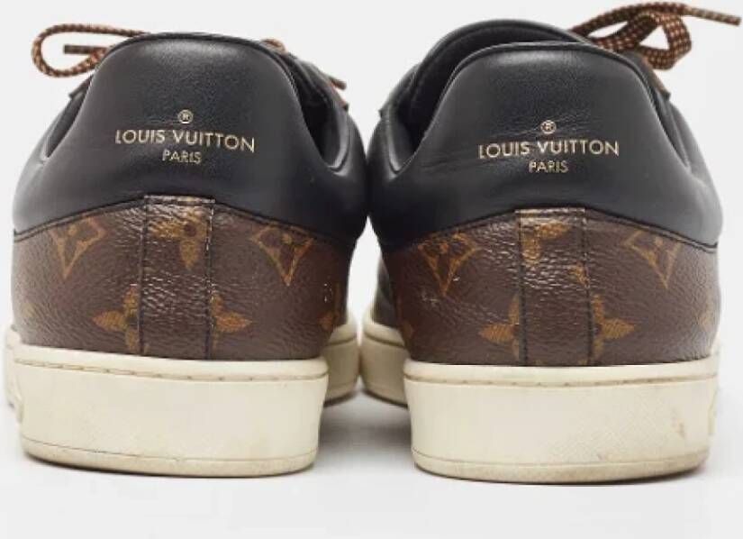 Louis Vuitton Vintage Pre-owned Canvas sneakers Brown Heren