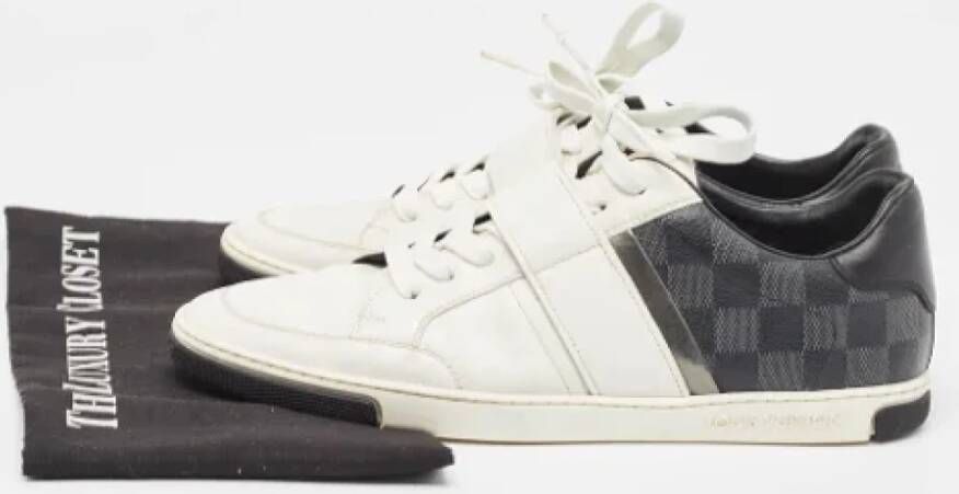 Louis Vuitton Vintage Pre-owned Canvas sneakers White Heren
