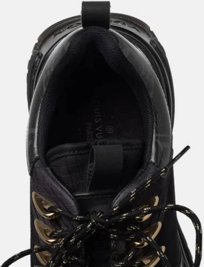 Louis Vuitton Vintage Pre-owned Coated canvas sneakers Black Dames