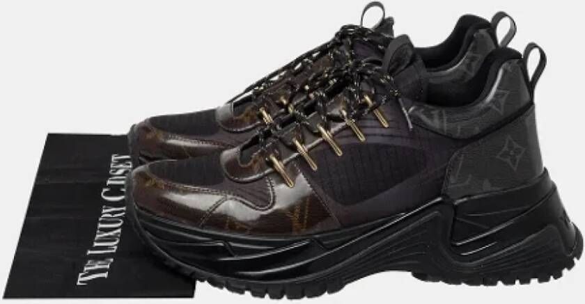Louis Vuitton Vintage Pre-owned Coated canvas sneakers Black Dames