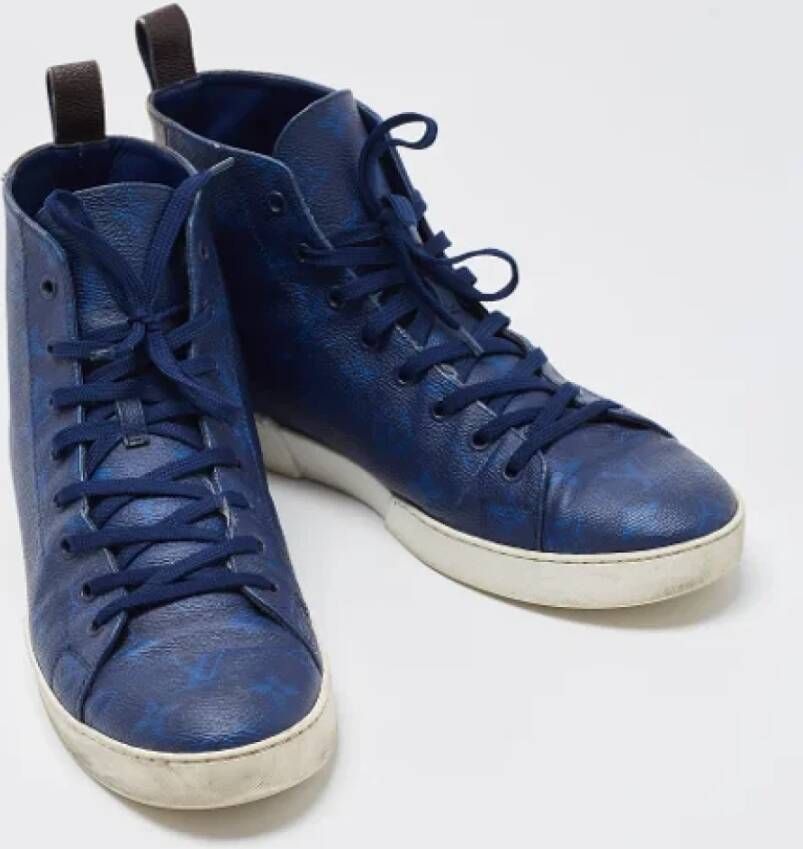 Louis Vuitton Vintage Pre-owned Coated canvas sneakers Blue Dames