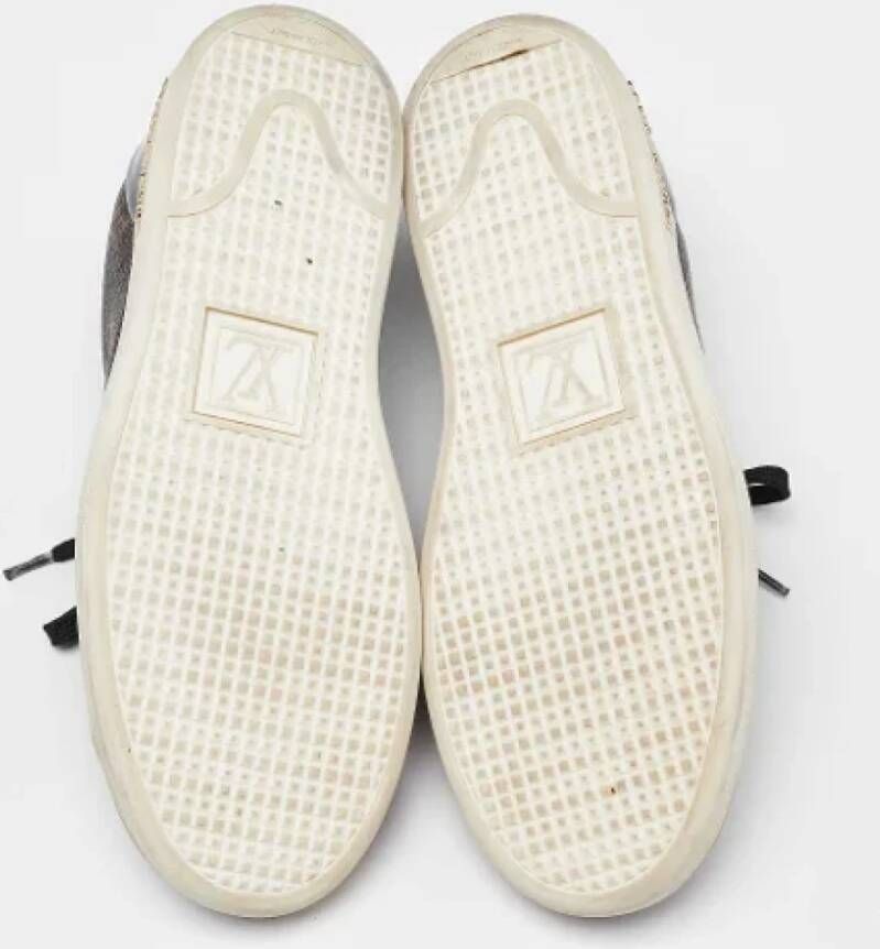 Louis Vuitton Vintage Pre-owned Coated canvas sneakers Brown Dames