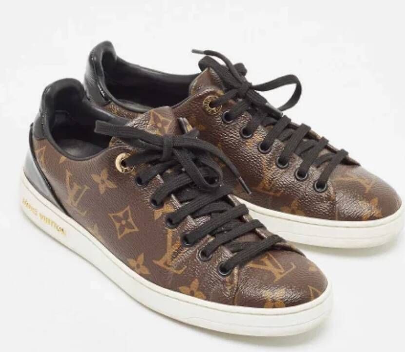 Louis Vuitton Vintage Pre-owned Coated canvas sneakers Brown Dames