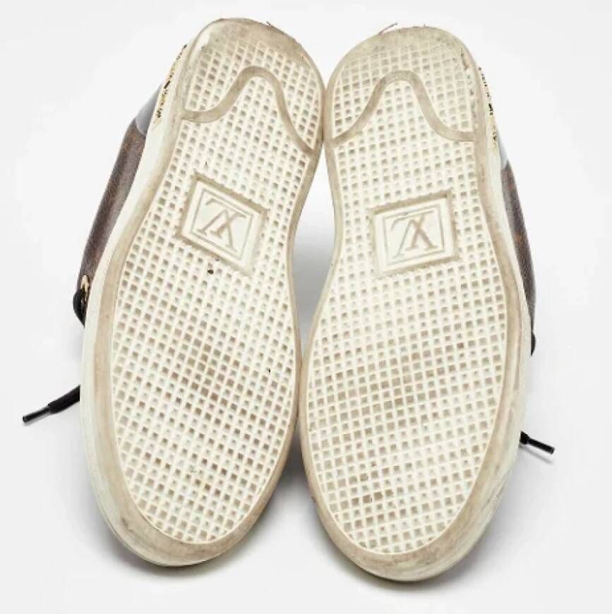 Louis Vuitton Vintage Pre-owned Coated canvas sneakers Brown Dames