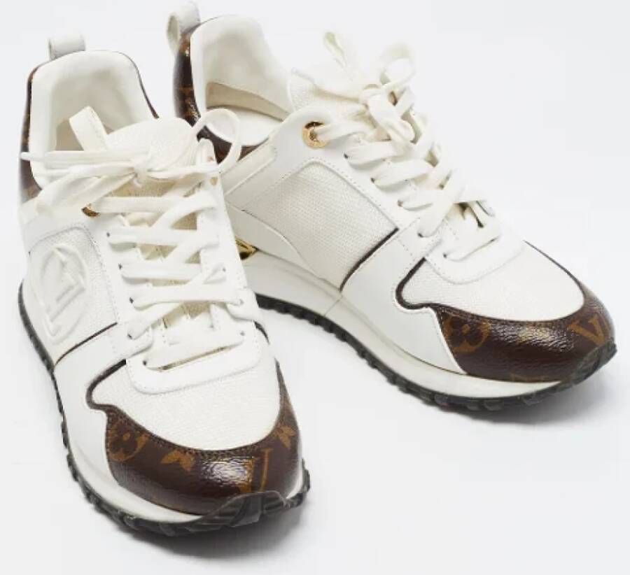 Louis Vuitton Vintage Pre-owned Coated canvas sneakers White Dames