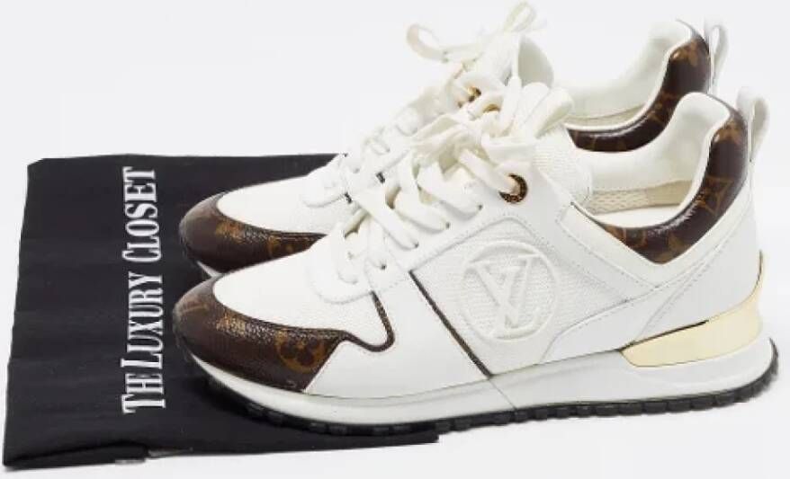 Louis Vuitton Vintage Pre-owned Coated canvas sneakers White Dames