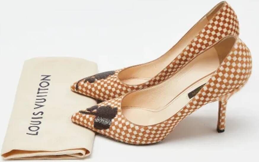 Louis Vuitton Vintage Pre-owned Fabric heels Brown Dames