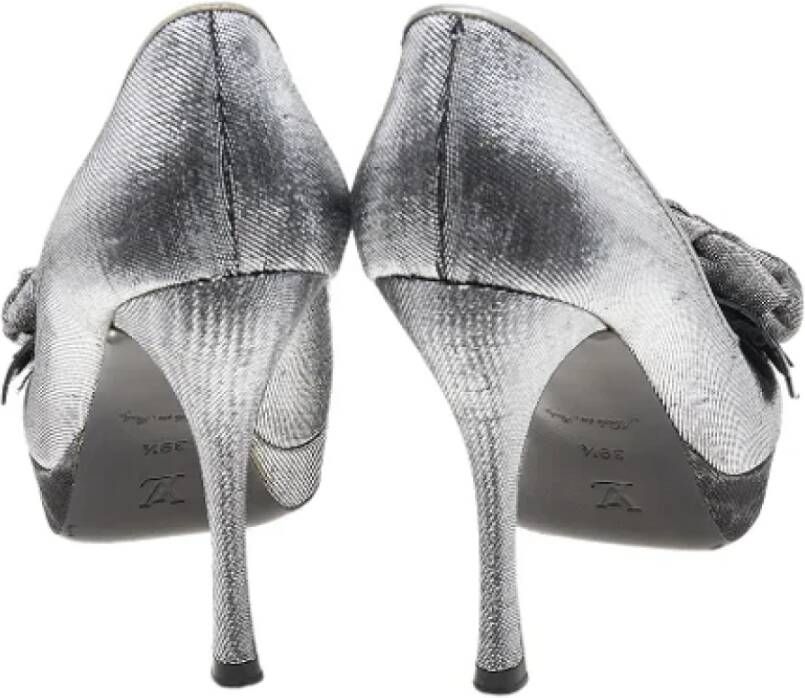 Louis Vuitton Vintage Pre-owned Fabric heels Gray Dames