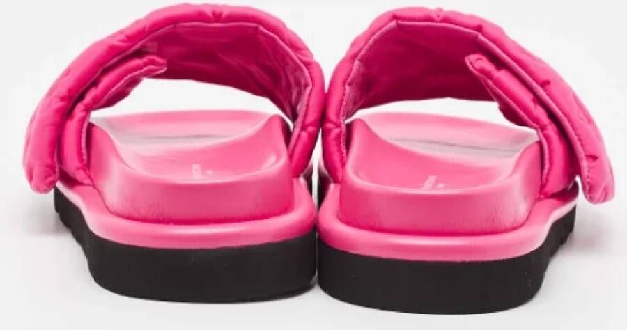 Louis Vuitton Vintage Pre-owned Fabric sandals Pink Dames