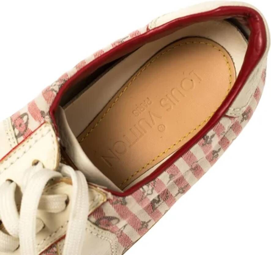 Louis Vuitton Vintage Pre-owned Fabric sneakers Beige Dames