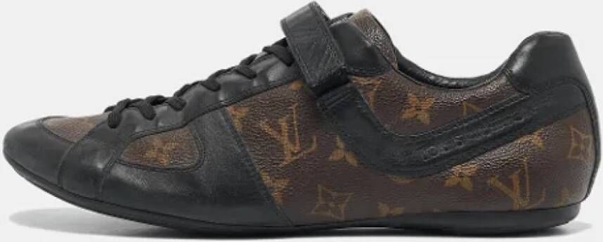 Louis Vuitton Vintage Pre-owned Fabric sneakers Brown Heren