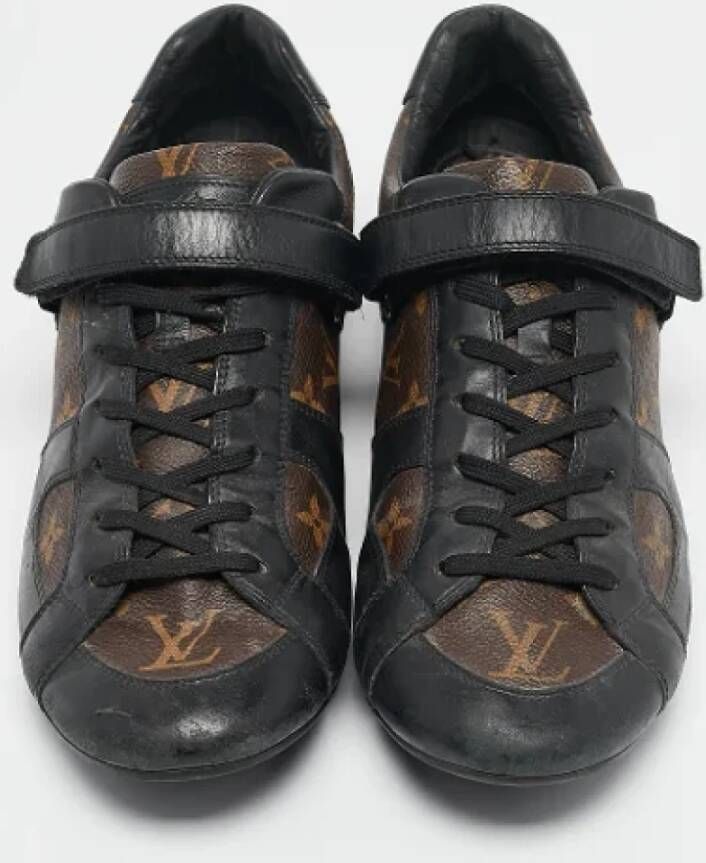 Louis Vuitton Vintage Pre-owned Fabric sneakers Brown Heren