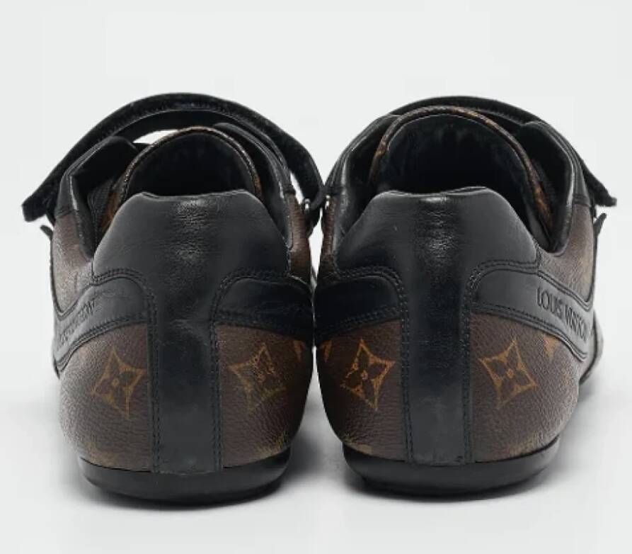 Louis Vuitton Vintage Pre-owned Fabric sneakers Brown Heren