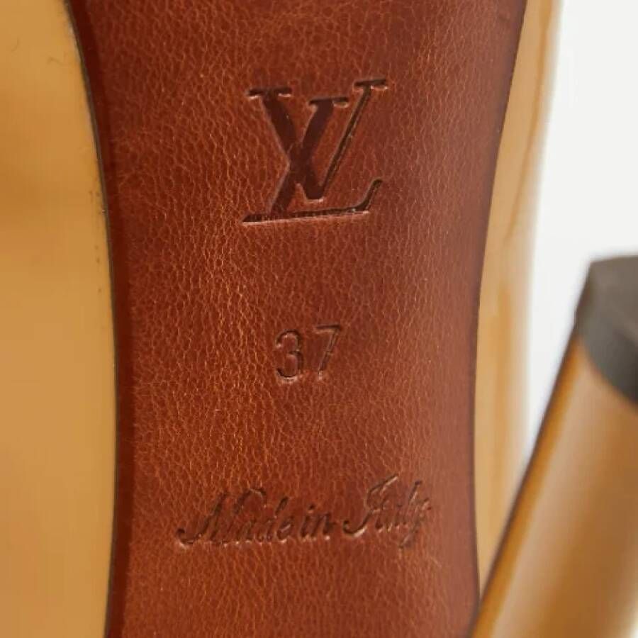 Louis Vuitton Vintage Pre-owned Leather heels Beige Dames