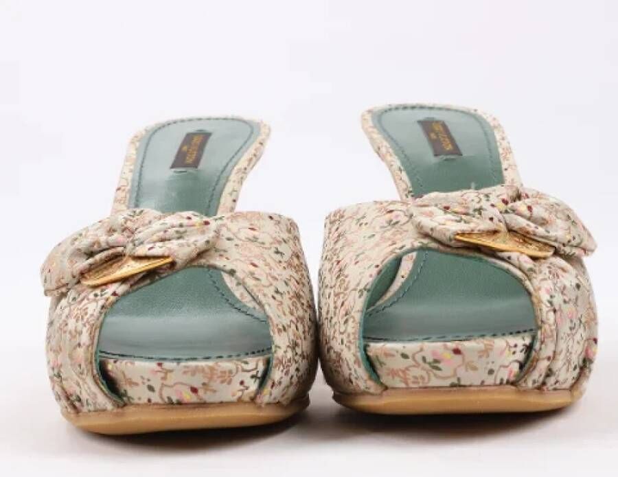 Louis Vuitton Vintage Pre-owned Leather sandals Beige Dames
