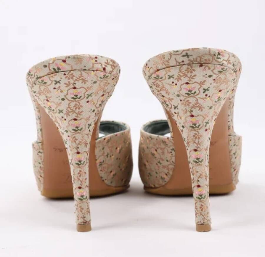 Louis Vuitton Vintage Pre-owned Leather sandals Beige Dames