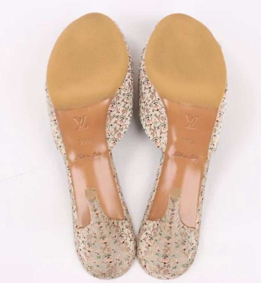 Louis Vuitton Vintage Pre-owned Leather sandals Beige Dames
