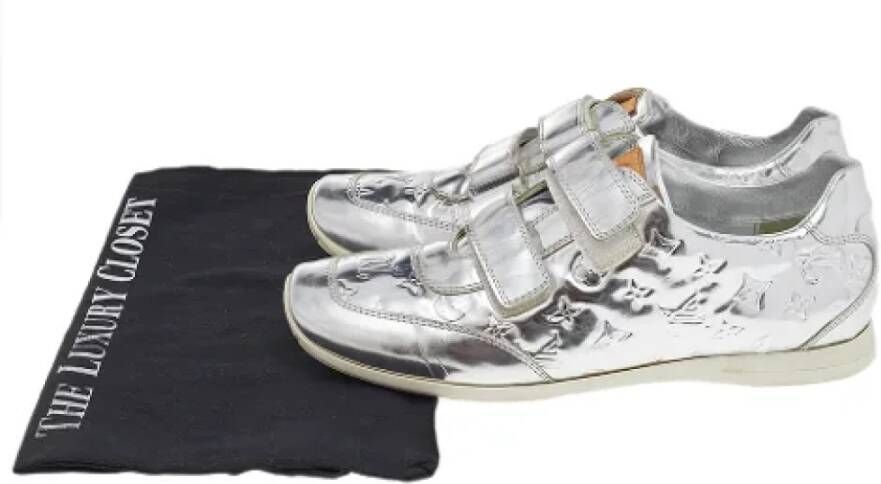Louis Vuitton Vintage Pre-owned Leather sneakers Gray Dames