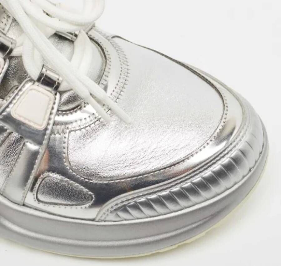 Louis Vuitton Vintage Pre-owned Leather sneakers Gray Dames