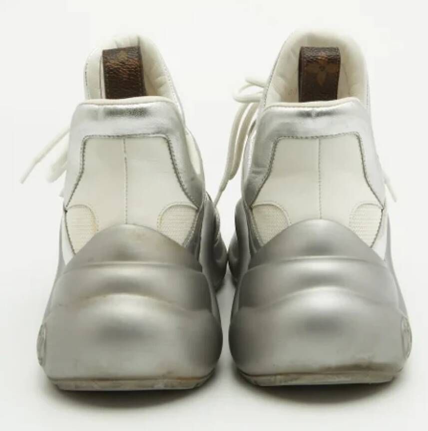 Louis Vuitton Vintage Pre-owned Leather sneakers Gray Dames