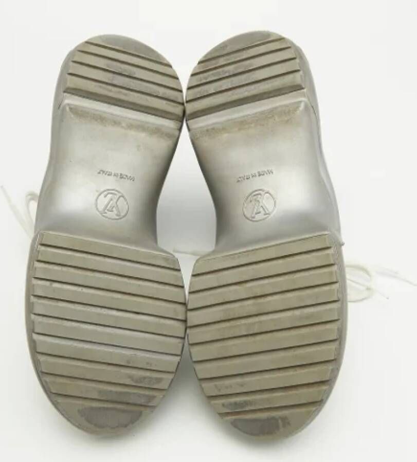 Louis Vuitton Vintage Pre-owned Leather sneakers Gray Dames