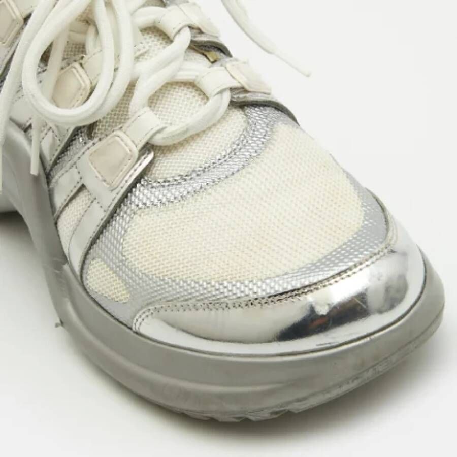 Louis Vuitton Vintage Pre-owned Leather sneakers Gray Dames