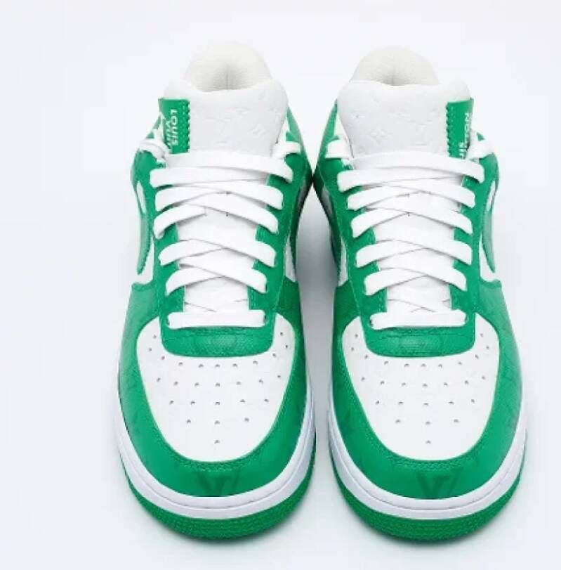 Louis Vuitton Vintage Pre-owned Leather sneakers Green Heren