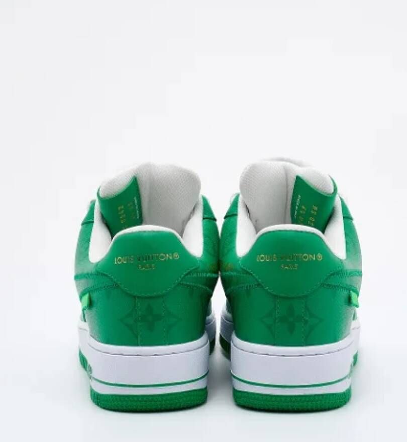 Louis Vuitton Vintage Pre-owned Leather sneakers Green Heren