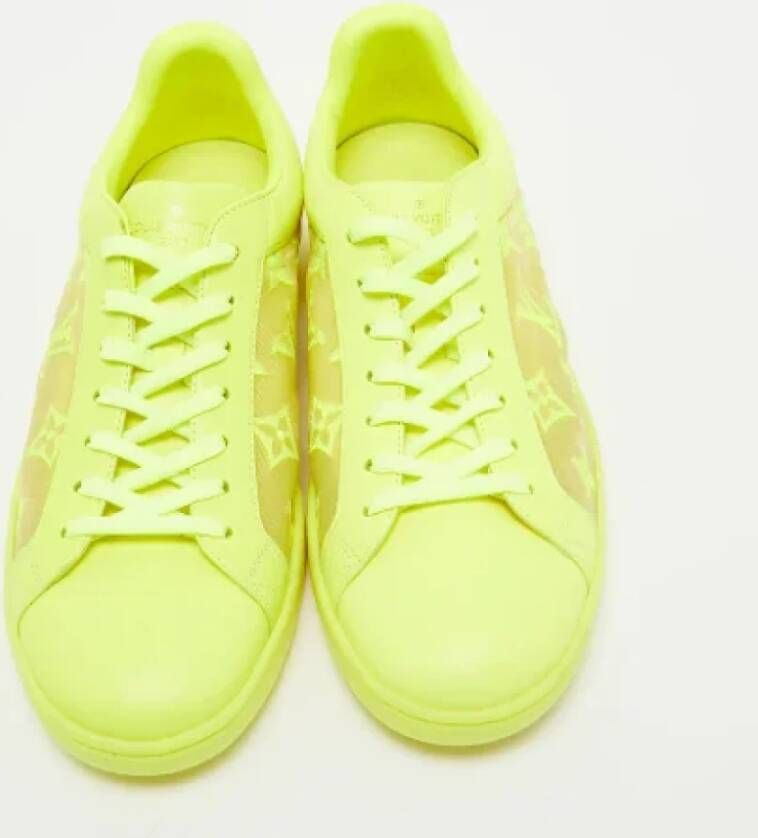 Louis Vuitton Vintage Pre-owned Leather sneakers Yellow Dames