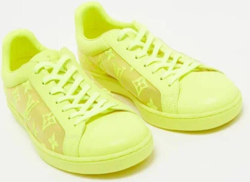 Louis Vuitton Vintage Pre-owned Leather sneakers Yellow Dames