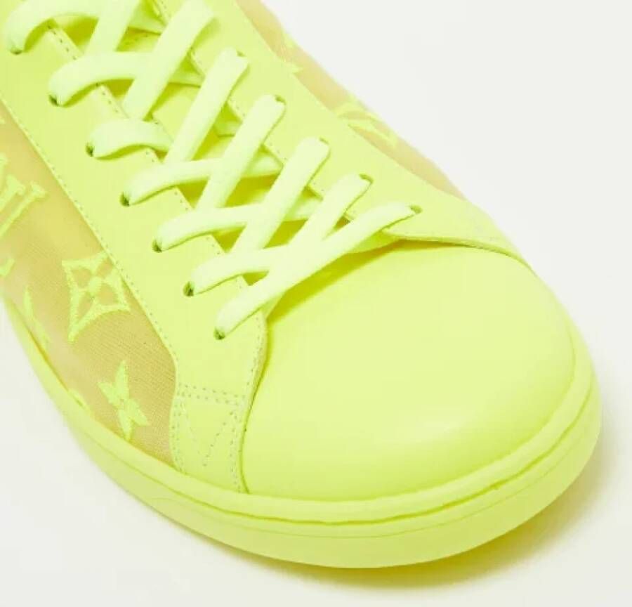 Louis Vuitton Vintage Pre-owned Leather sneakers Yellow Dames