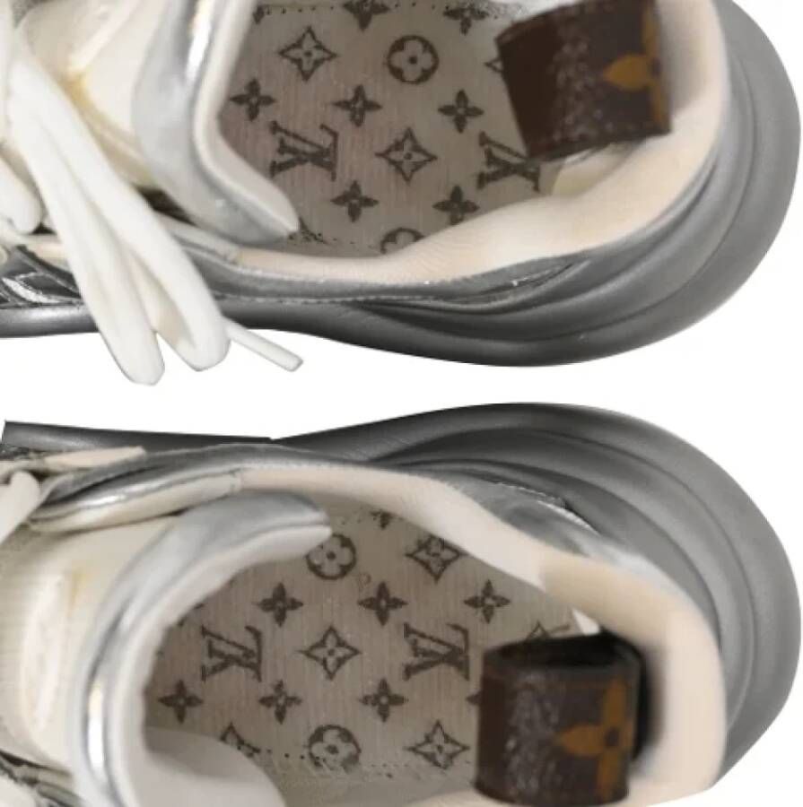 Louis Vuitton Vintage Pre-owned Polyester sneakers Gray Dames