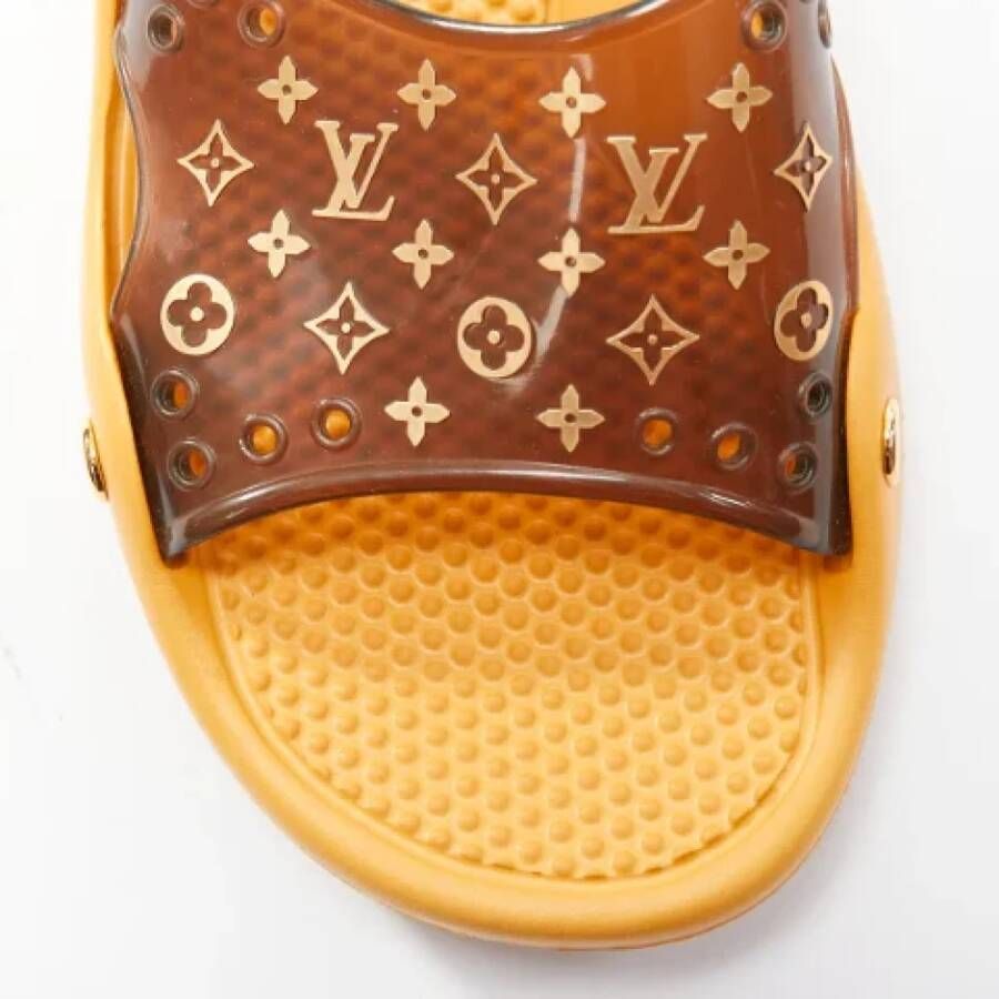 Louis Vuitton Vintage Pre-owned Rubber sandals Brown Dames