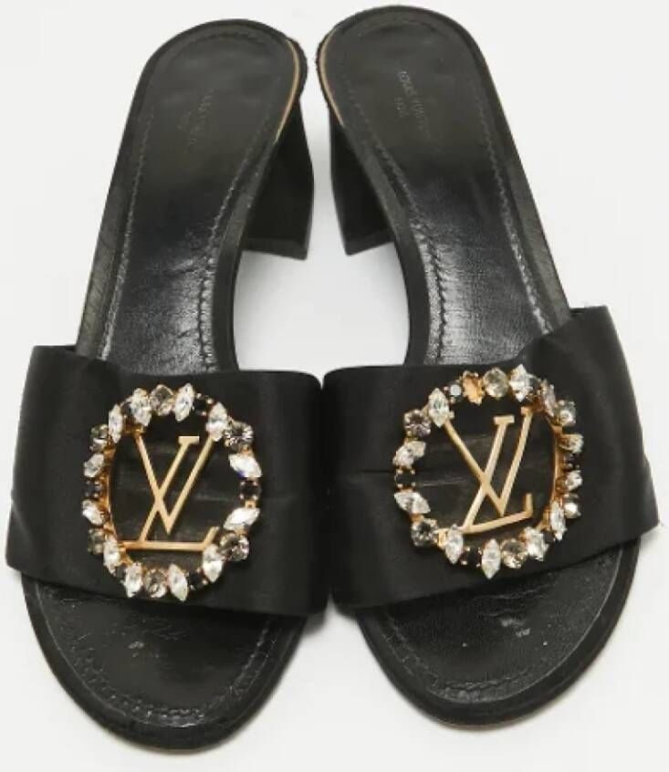Louis Vuitton Vintage Pre-owned Satin sandals Black Dames