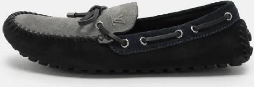 Louis Vuitton Vintage Pre-owned Suede flats Gray Heren