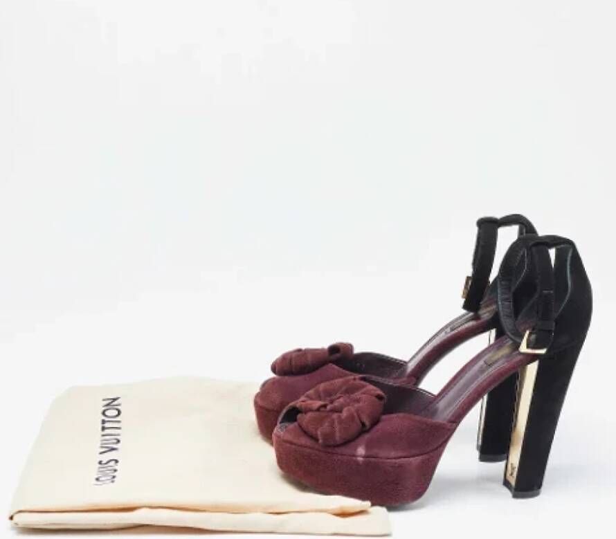 Louis Vuitton Vintage Pre-owned Suede sandals Black Dames