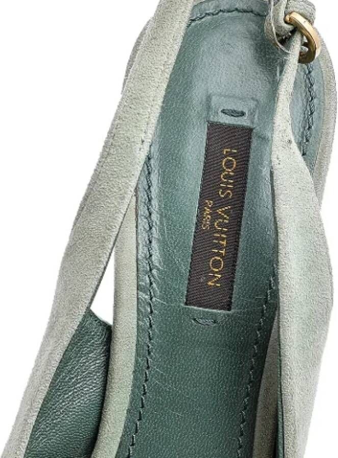Louis Vuitton Vintage Pre-owned Suede sandals Green Dames