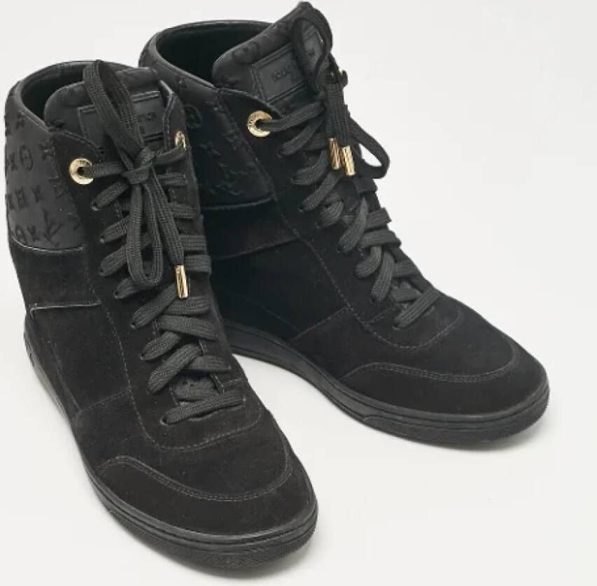 Louis Vuitton Vintage Pre-owned Suede sneakers Black Dames