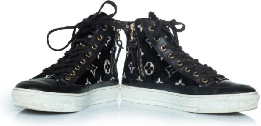 Louis Vuitton Vintage Pre-owned Velvet sneakers Black Dames