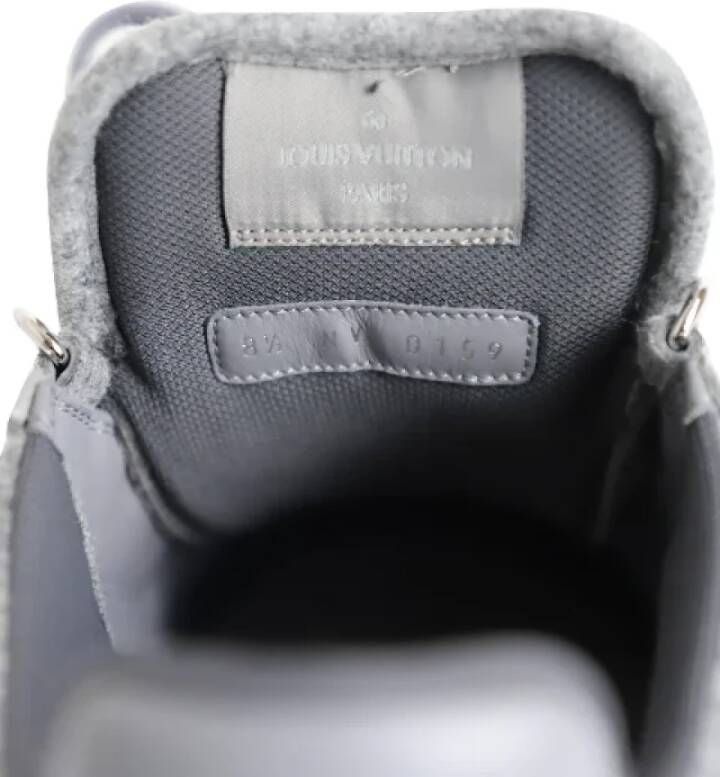 Louis Vuitton Vintage Pre-owned Wool sneakers Gray Heren