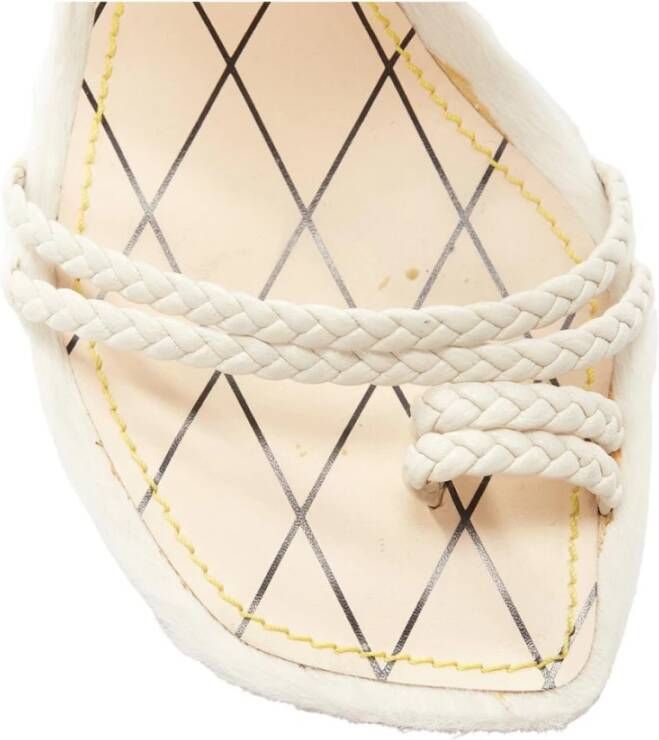 Louis Vuitton Vintage Tweedehands Elegante Sandalen met Bandjes en Gevlochten Detail en Enkelband