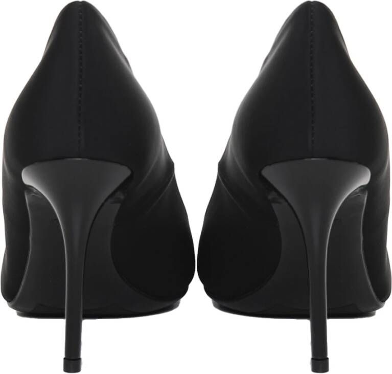 Love Moschino Klassieke Glamoureuze Pumps met Amandelvormige Neus Zwart Dames