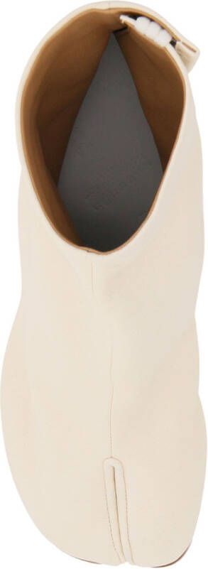 Maison Margiela Enkellaarzen met hak en 'Tabi' uitsnede Beige Dames - Foto 8